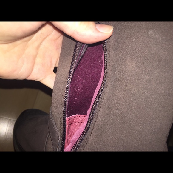 Brown Suede waterproof Ugg boots - Picture 8 of 9